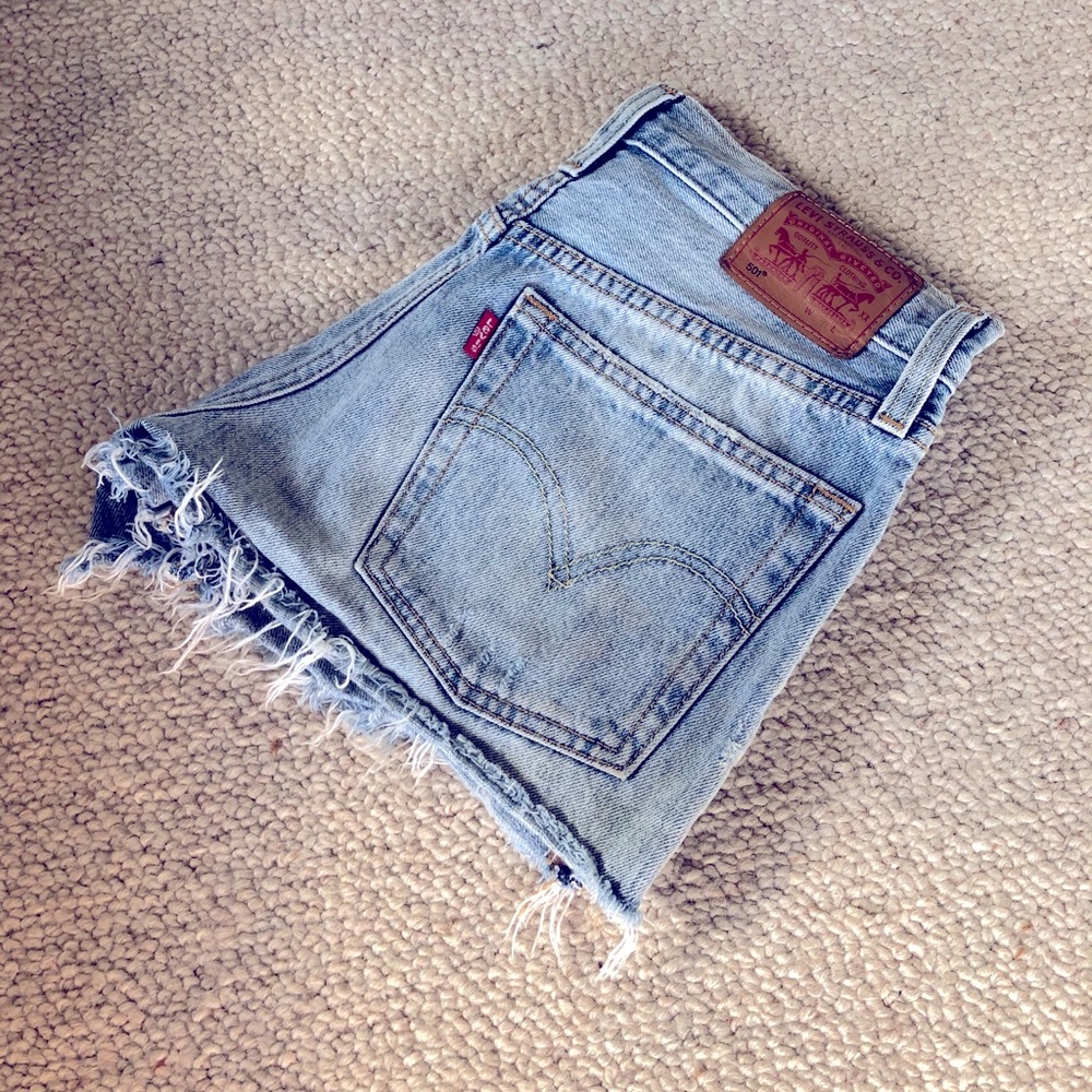 SOLD Levi’s cutoff shorts